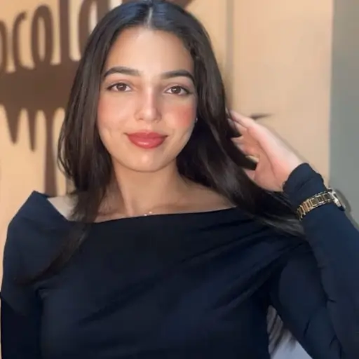 Evelyn - Author