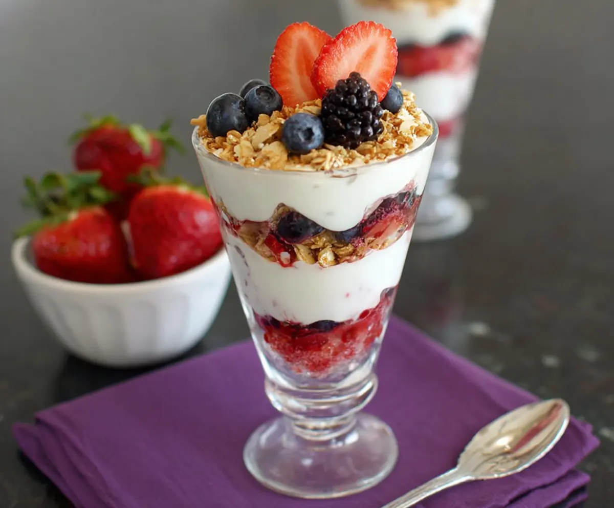 Easy Greek Yogurt Berry Parfaits